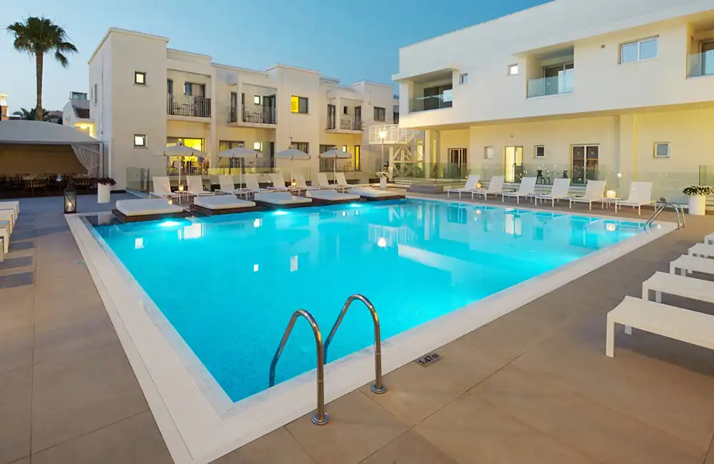 GOLDEN COAST BEACH HOTEL